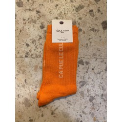 CHAUSSETTES CA PUE LE CUL...