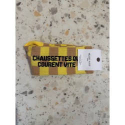 CHAUSSETTES QUI COURENT...