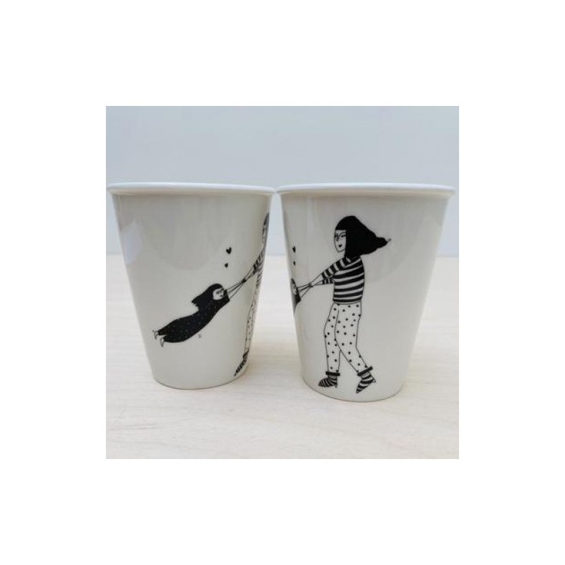 CUP SPINNING AROUND