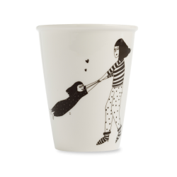 CUP SPINNING AROUND